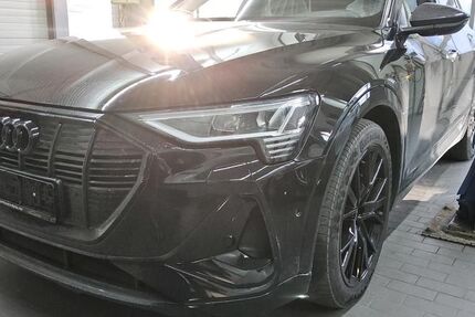 Audi e-tron 75.707 km 34.990 &euro; Hamburg 22047