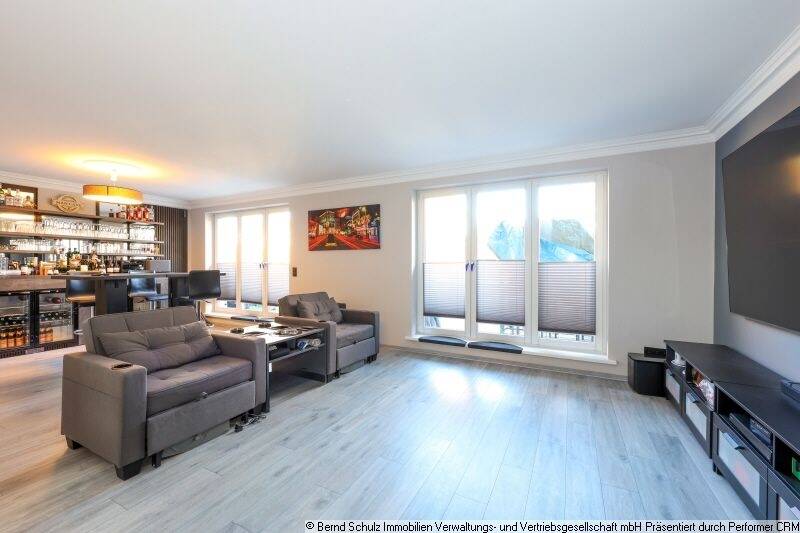 Etagenwohnung Hamburg Schnelsen - 3 Zimmer, 118 m&sup2;, 1.700&euro; | Angebot:25706065