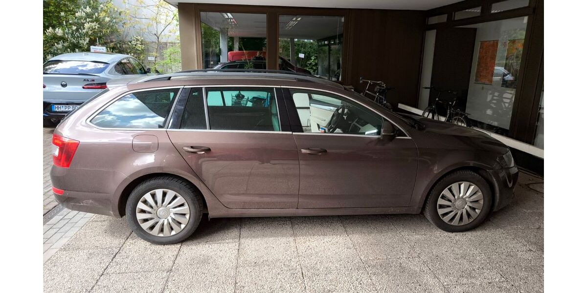 Skoda Octavia 247.500 km 5.900 &euro; Hamburg 22177