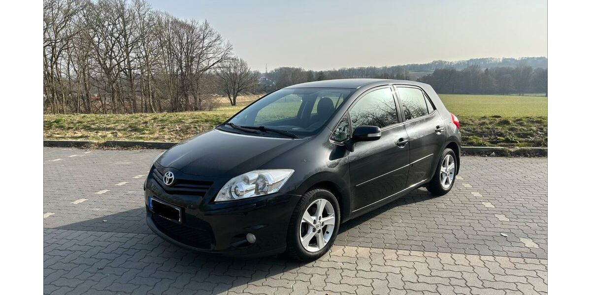 Toyota Auris 74.000 km 5.950 &euro; Seevetal 21218