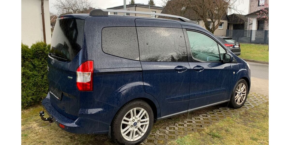 Ford Tourneo Courier 155.392 km 4.500 &euro; Glinde 21509