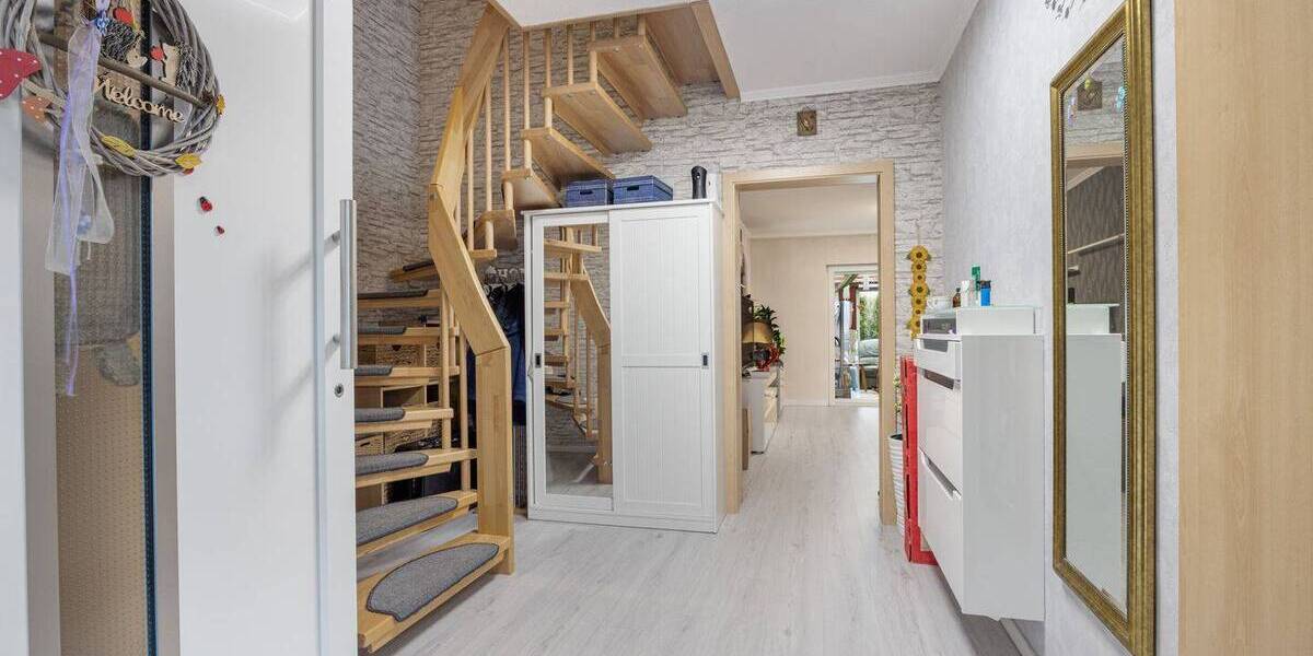 Mehrfamilienhaus, Wohnhaus Pinneberg - 6 Zimmer, 195 m&sup2;, 749.000&euro; | Angebot:26093594