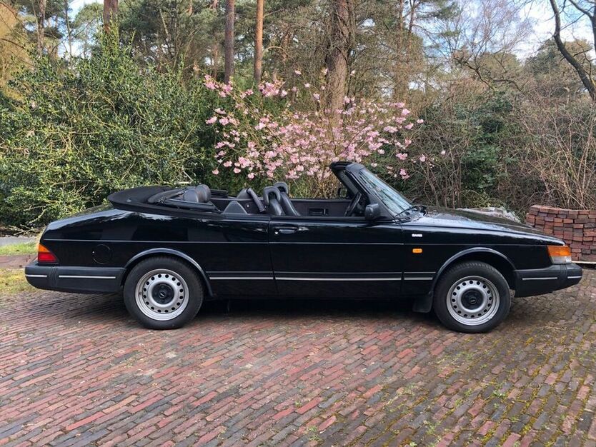 900