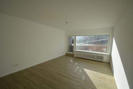Renovierte 2-Zimmer-Wohnung mit Balkon 2 zimmer