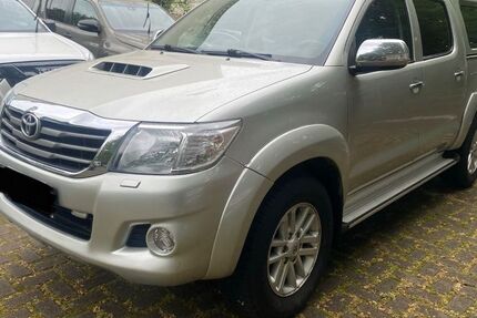 Toyota Hilux 196.200 km 17.700 &euro; Hamburg 20535