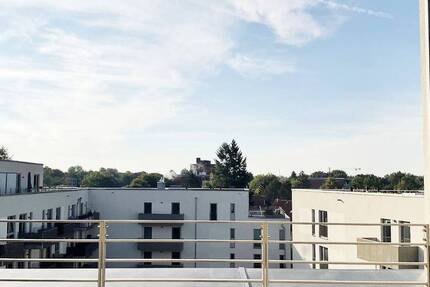 Penthouse-Feeling mit Dachterrasse, Neubauausstattung, Einbauküche, großer Koch-Essbereich, Aufzug 3 zimmer