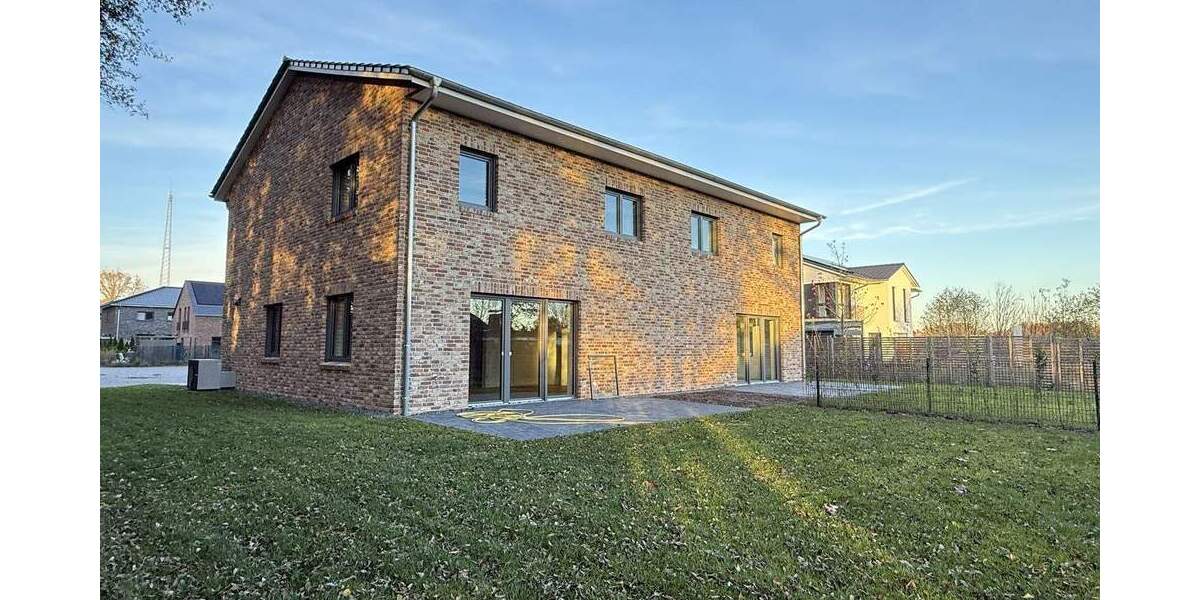 Moderne Doppelhaushälfte im Neubaugebiet 4 zimmer