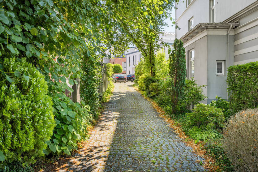 Moderne Doppelhaushälfte mit großzügiger Wohnfläche und charmanter Raumaufteilung