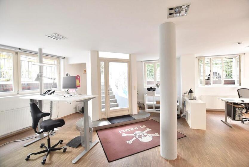 Attraktive Büro- Praxisfläche im stark gefragtem Karolinenviertel zimmer