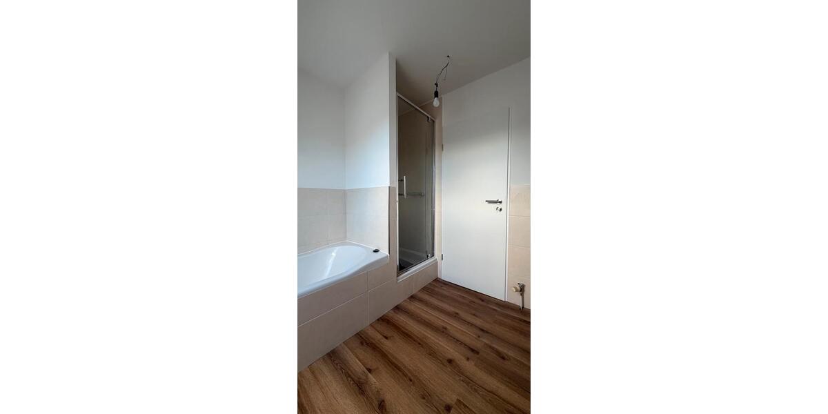 Doppelhaushälfte Wedel - 4 Zimmer, 120 m&sup2;, 2.000&euro; | Angebot:26527076