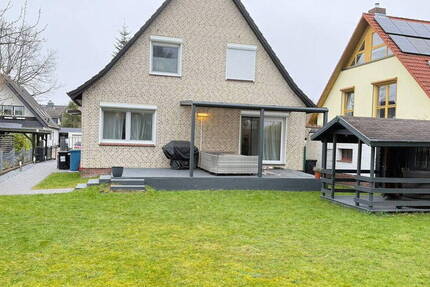 Haus Ahrensburg - 6 Zimmer, 137 m&sup2;, 650.000&euro; | Angebot:26080543