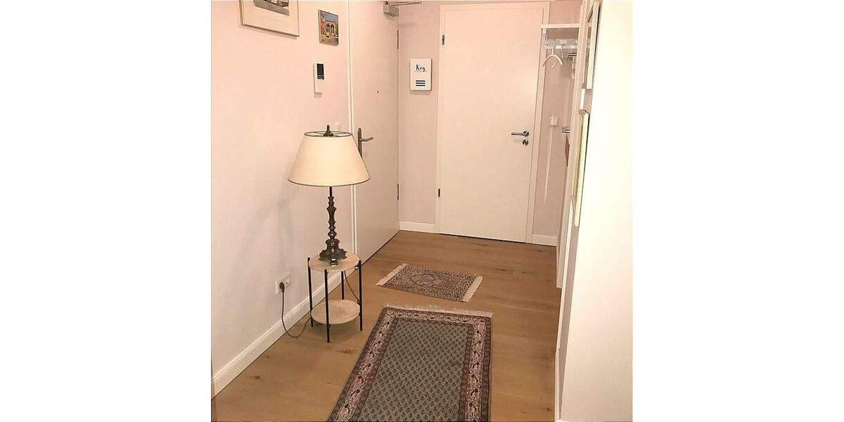 Lichtdurchflutete 3-Zimmer-Wohnung teilmöbliert Süd-Balkon Tiefgaragenstellpatzoffene EBK Wirtschaftsraum ab sofort verfügbar 3 zimmer