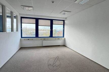 Gewerbeobjekt Hamburg Rahlstedt - 2 Zimmer, 90 m&sup2;, 1.170&euro; | Angebot:26867548