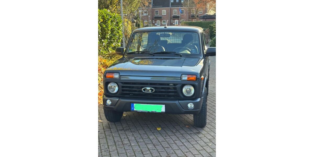 Lada Niva 23.200 km 14.950 &euro; Reinbek 21465