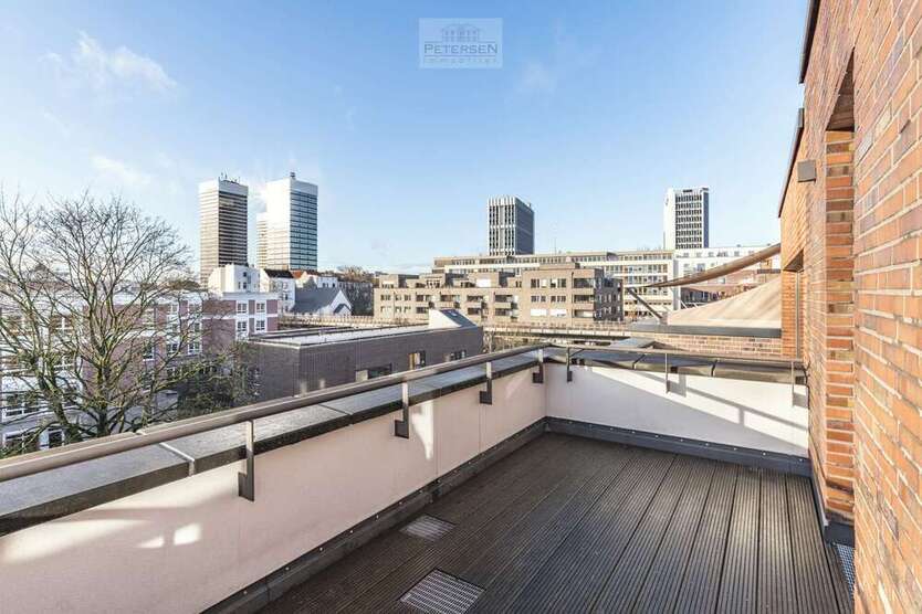 Haus zum Kaufen in Hamburg Uhlenhorst 1.798.000 € 188 m²