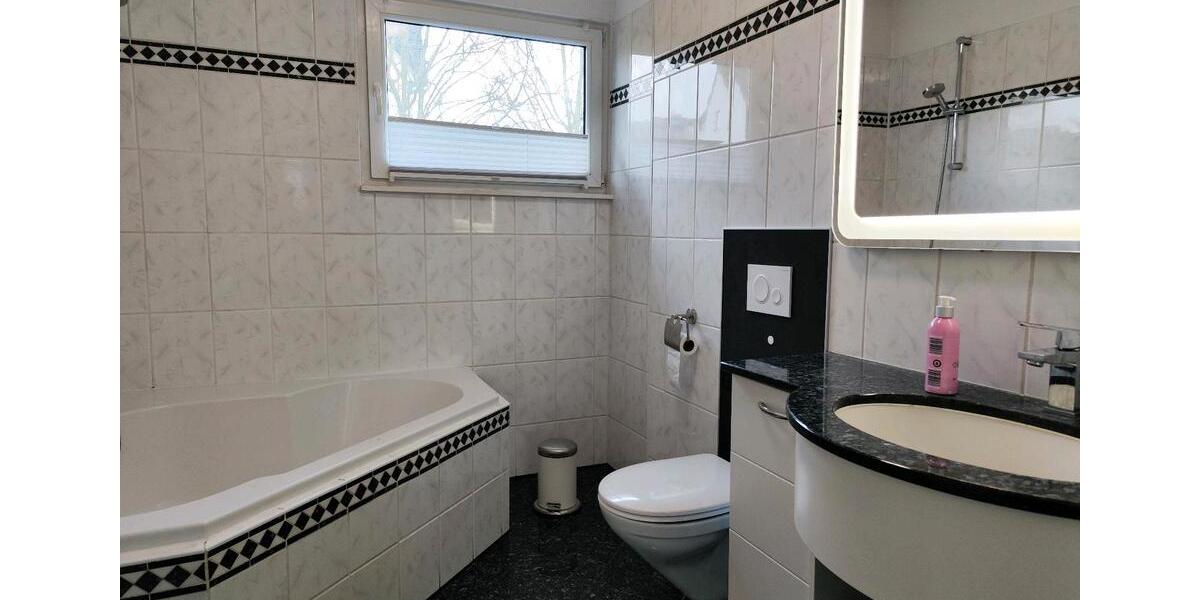 Etagenwohnung Seevetal - 3 Zimmer, 145 m&sup2;, 1.850&euro; | Angebot:26251174