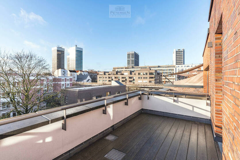 Modern. Zentral. Lichtdurchflutet. Mit Garten und Dachterrasse