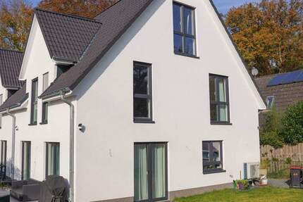 +++ Projektiertes Wohnglück: Doppelhaushälfte in Halstenbek +++ 5 zimmer