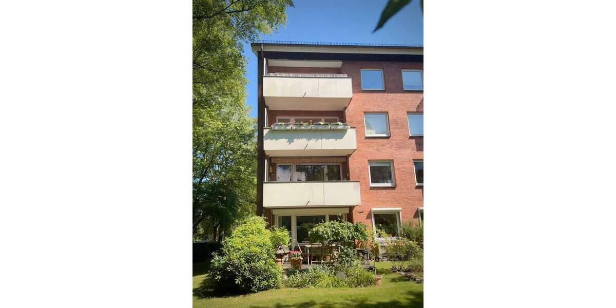 Möblierte Traumwohnung mit Balkon in Endetage in absolut ruhiger und sonniger Lage. 3 zimmer