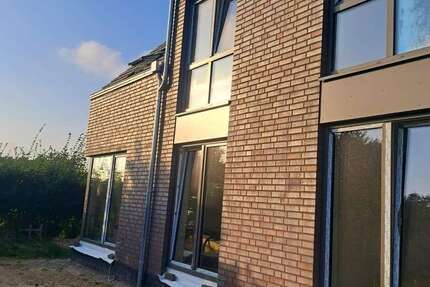 Haus zum Mieten in Prisdorf 2.600 € 116.29 m² 5 zimmer