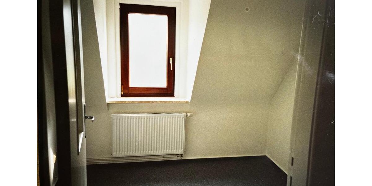 Dachgeschoßwohnung Pinneberg - 2.5 Zimmer, 48 m&sup2;, 120.000&euro; | Angebot:27081999