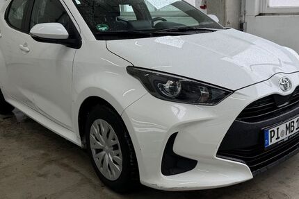 Toyota Yaris 66.200 km 11.200 &euro; Hamburg 22043