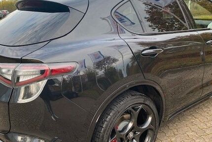 Alfa Romeo Stelvio 8.600 km 50.000 &euro; Halstenbek 25469