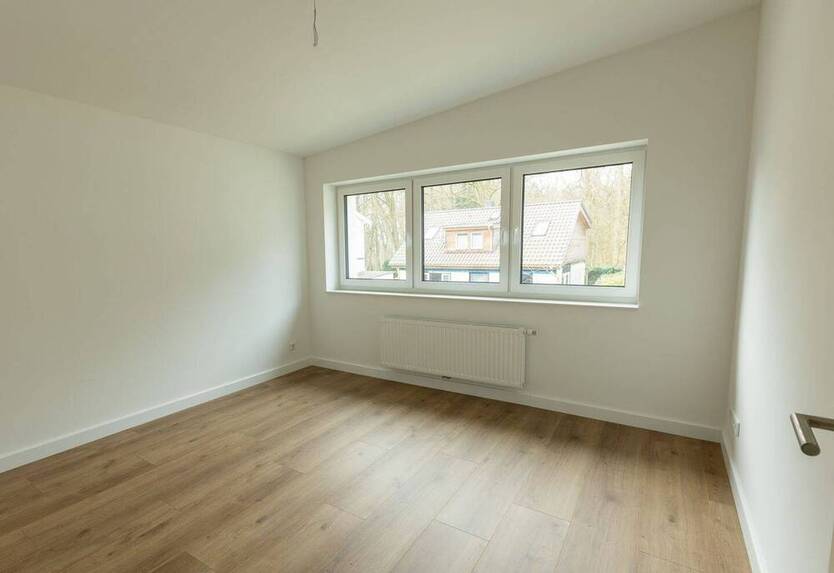 Helle Doppelhaushälfte in Hamburg-Rissen – Erstbezug nach Sanierung mit Garten & Terrasse