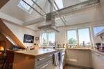 DREAMHOUSE Immobilien: Attraktiver Dachgeschossausbau mit großzügigem Grundriss 3 zimmer