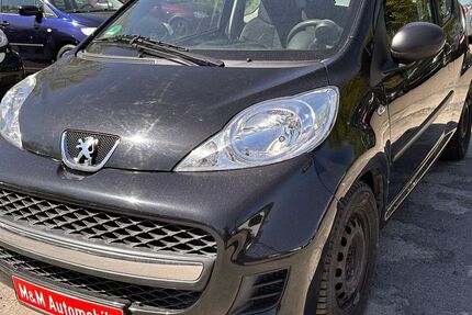 Peugeot 107 86.300 km 4.499 &euro; Hamburg 21079