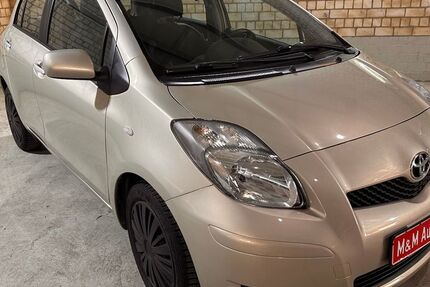 Toyota Yaris 125.300 km 4.650 &euro; Hamburg 21079