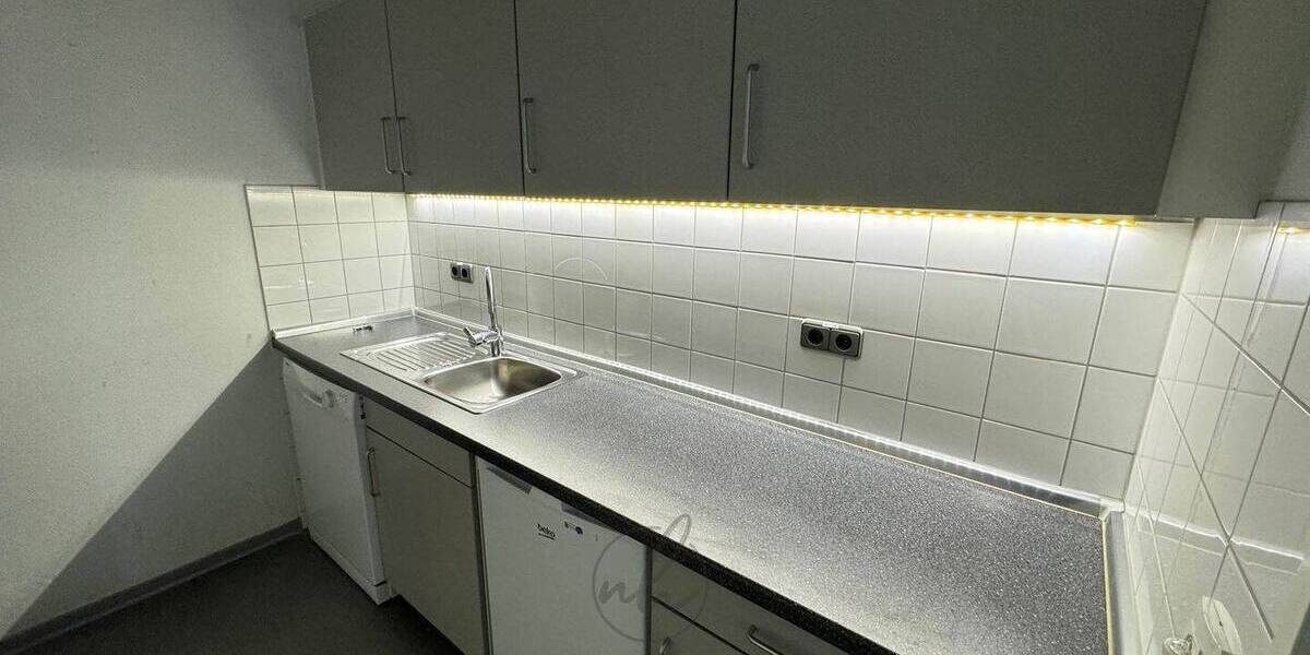 Gewerbeobjekt Hamburg Rahlstedt - 3 Zimmer, 120 m&sup2;, 1.560&euro; | Angebot:26825755