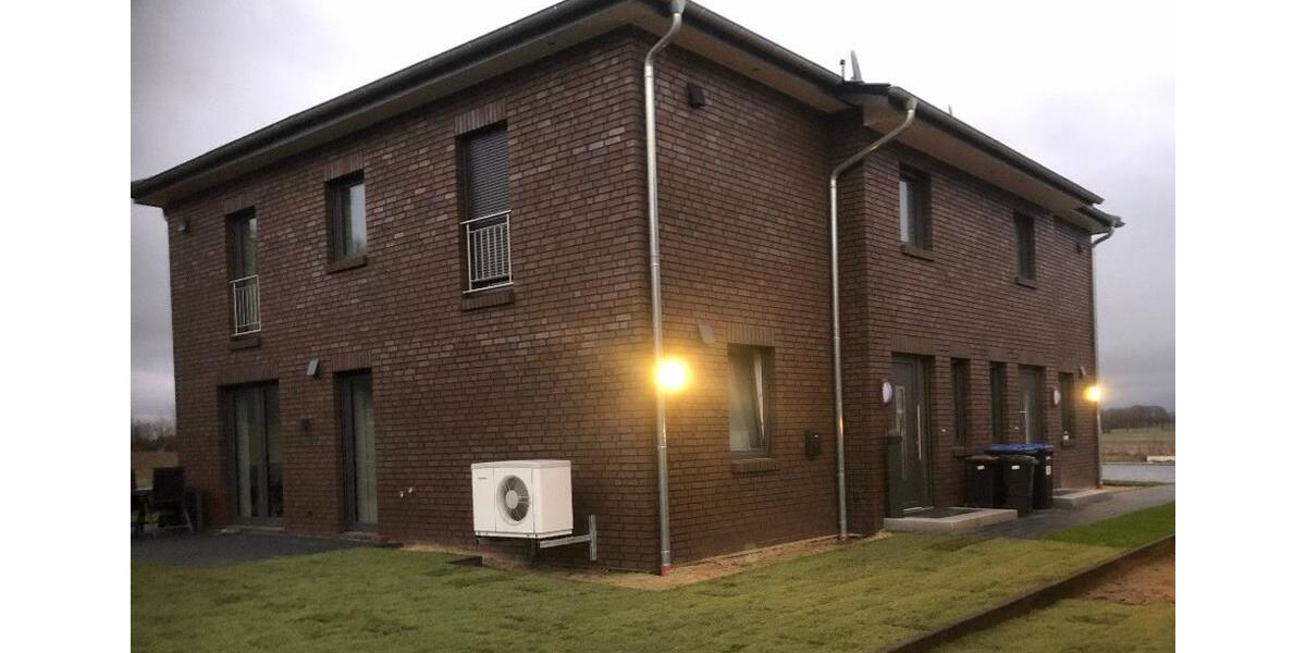 Doppelhaushälfte Beckdorf - 4 Zimmer, 125 m&sup2;, 1.599&euro; | Angebot:24497158