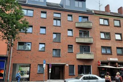 Die Uni vor der Tür! Dachgeschoss-Apartment in Harburg