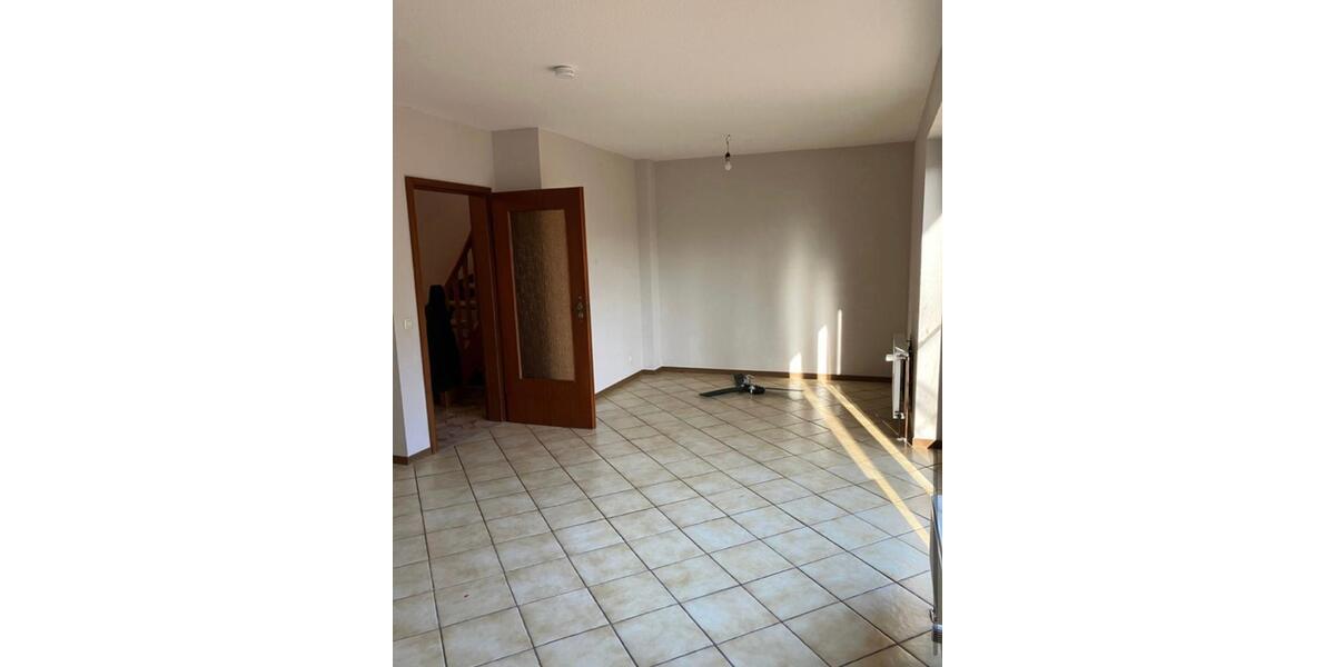 Doppelhaushälfte Pinneberg - 9 Zimmer, 132 m&sup2;, 1.750&euro; | Angebot:25538749