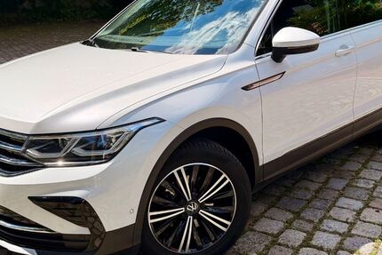 VW Tiguan 83.500 km 23.950 &euro; Hamburg 22455