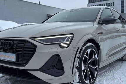 Audi e-tron 42.829 km 41.950 &euro; Hamburg 22047