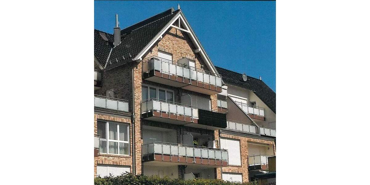 Lichtdurchflutete 3-Zimmer-Wohnung teilmöbliert Süd-Balkon Tiefgaragenstellpatzoffene EBK Wirtschaftsraum ab sofort verfügbar 3 zimmer