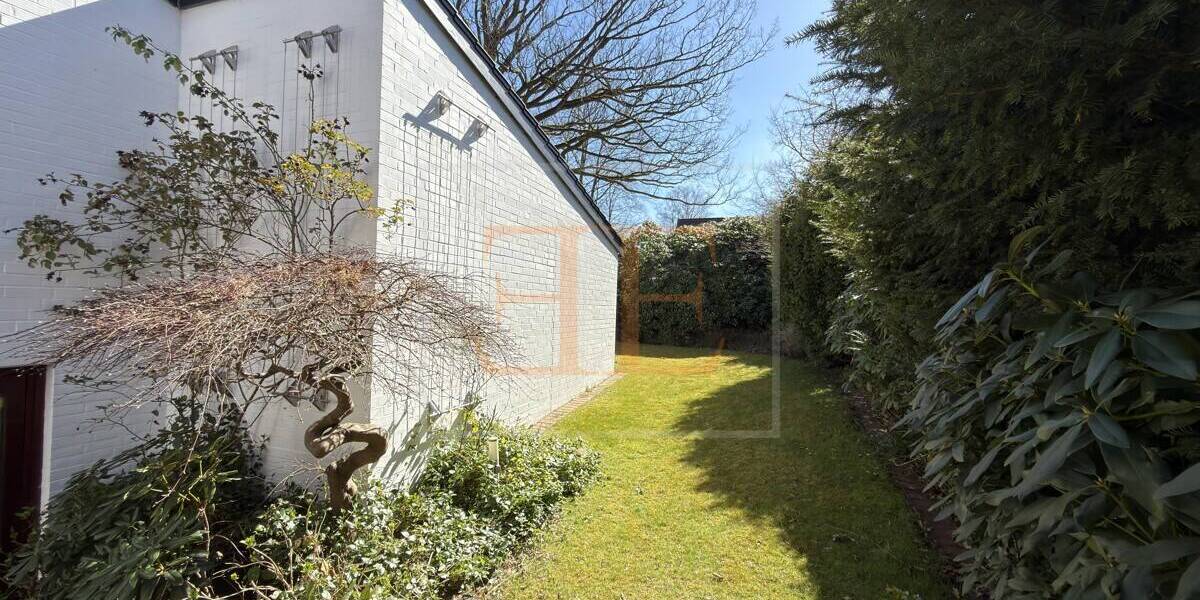 Charakterstarkes Architektenhaus mit Wellnessbereich und Doppelgarage in Hamburg-Volksdorf - Einfamilienhaus Hamburg / Volksdorf Volksdorf | Angebot:26230730