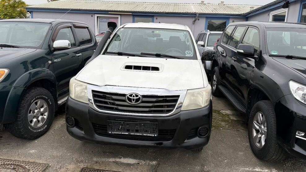 Toyota Hilux 262.782 km 9.999 € hamburg 20539