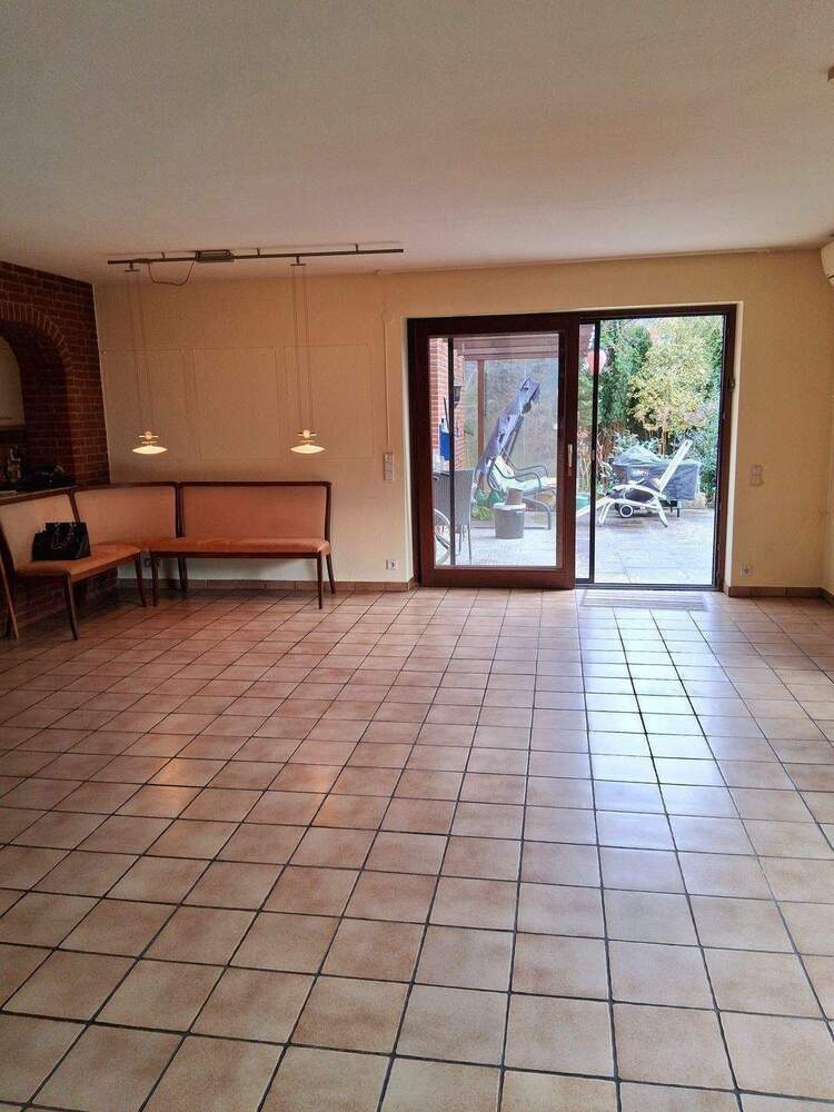 über 300 m2 WflNfl. - xxl Landhaus für 2 Familien oder große Familie - FREI - 2 x 5 Zimmer - Kamin - Sauna - riesiger Keller -