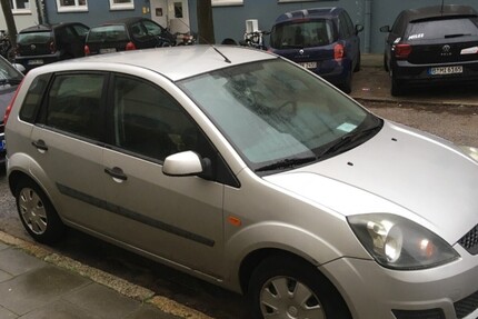 Ford Fiesta 72.000 km 2.800 € Hamburg 20038