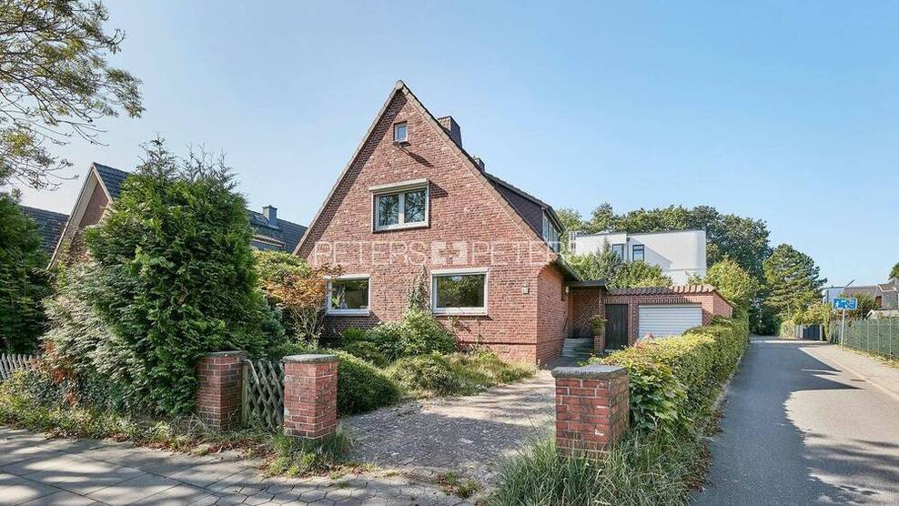+ Grundstück mit Potenzial und Charme +