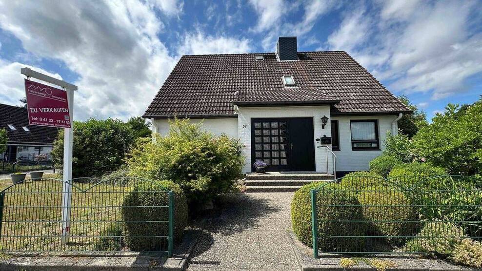 Individuelles Einfamilienhaus mit Vollkeller und Garage in Uetersen