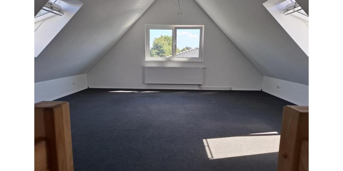 Doppelhaushälfte Pinneberg - 5 Zimmer, 170 m&sup2;, 2.125&euro; | Angebot:25353181