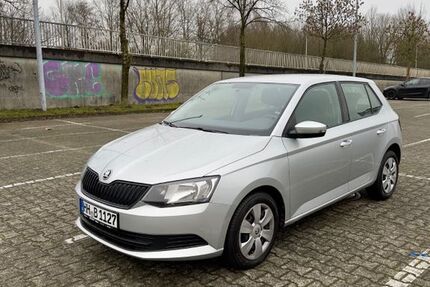 Skoda Fabia 134.592 km 5.800 &euro; Hamburg 22769