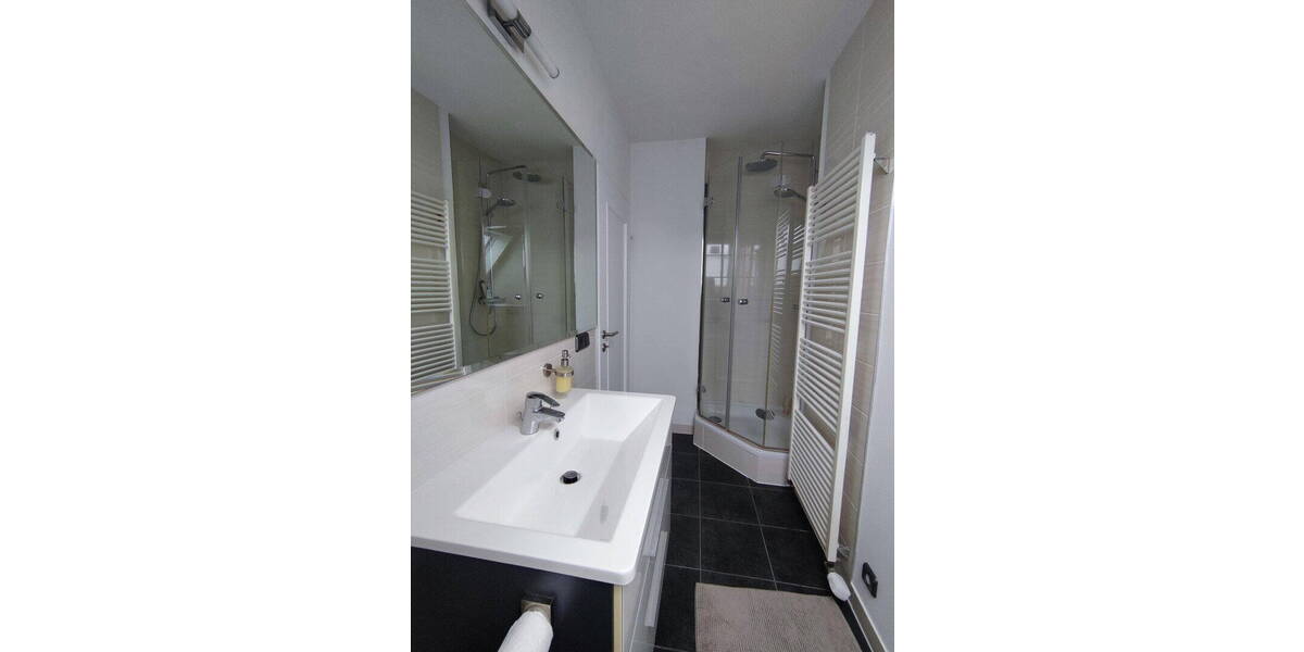 Einfamilienhaus Hamburg Rahlstedt - 8 Zimmer, 180 m&sup2;, 2.800&euro; | Angebot:26306502