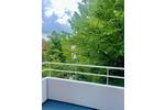 Zentrale Wohnlage, ruhige Umgebung. Endetage mit Balkon und TG-Stellplatz