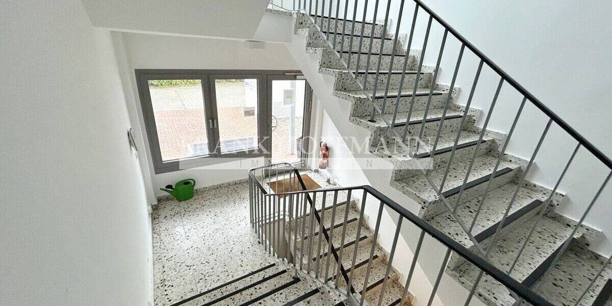 Flexible Bürofläche mit Stellplätzen und Keller in Quickborn zimmer