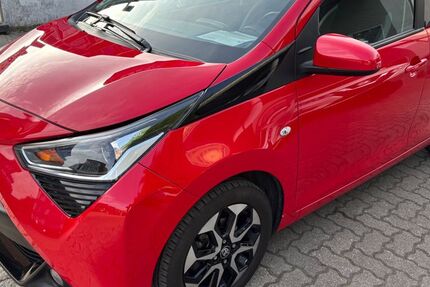 Toyota Aygo (X) 17.185 km 9.750 &euro; Hamburg 22767